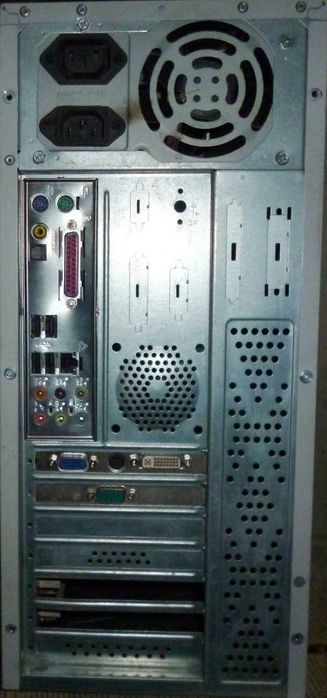 Рабочий системный блок с портами LPT, COM и SATA на материнке