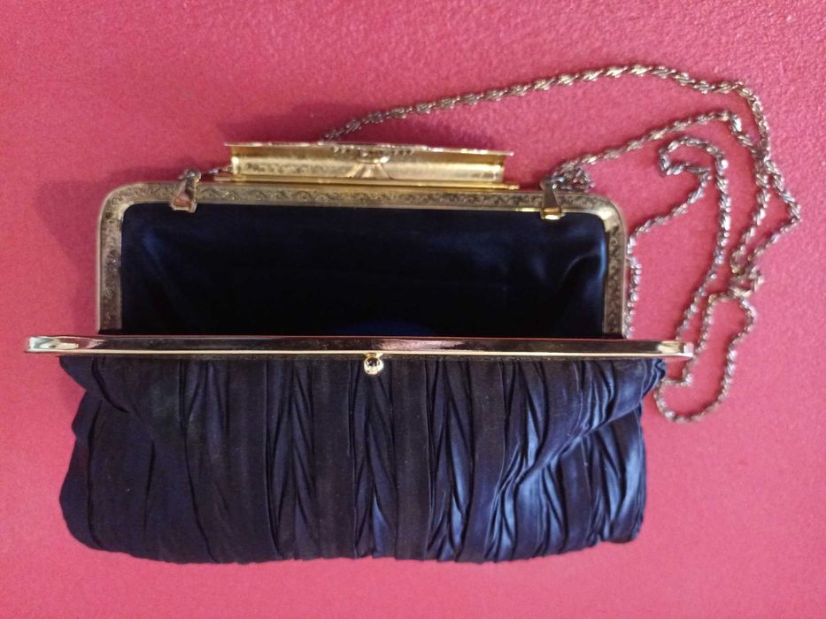 Mala / Bolsa  preta de senhora em bom estado. / 9 €.