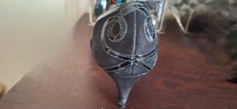 Sapato tacão preto
