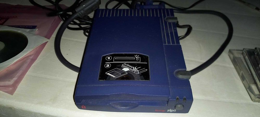 Leitor e Gravador Zip Iomega 100 externo