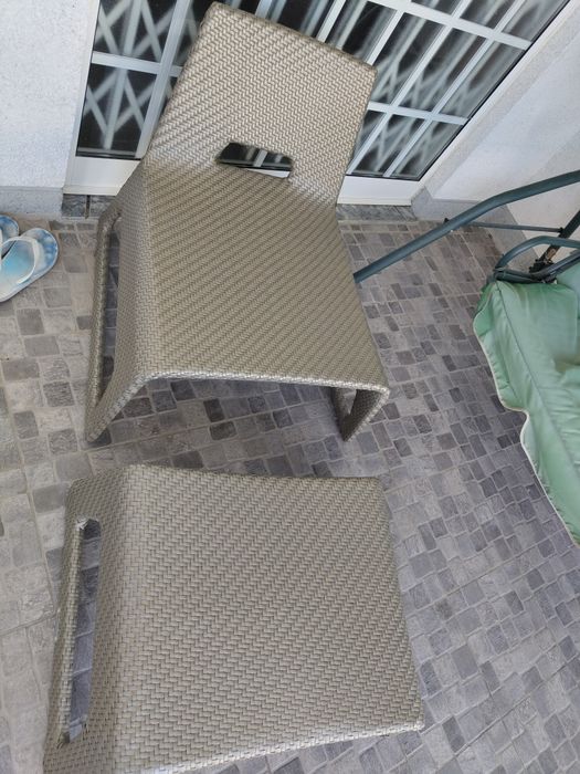 2 Cadeiras e mesa de jardim
