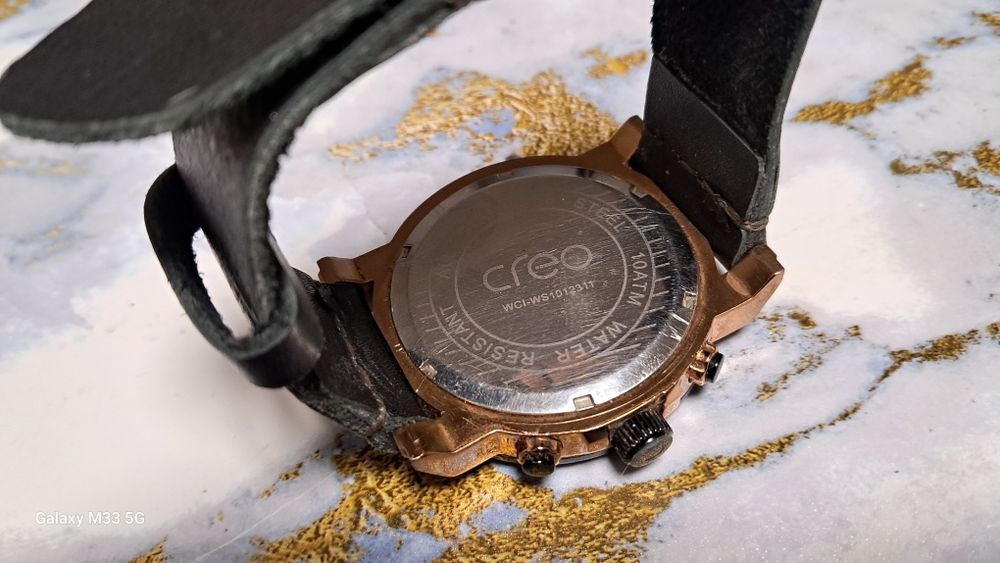 Продам часы хронограф Creo.