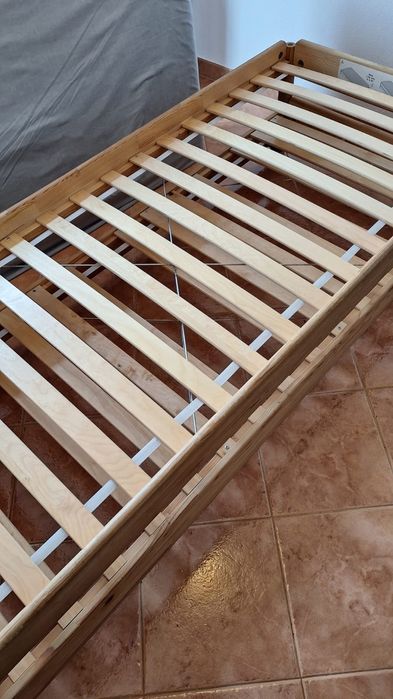 Cama empilhavel Utaker ikea 80x200 + colchão Agotnes
