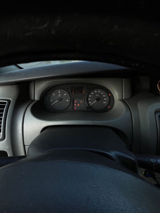 Opel Vivaro robot