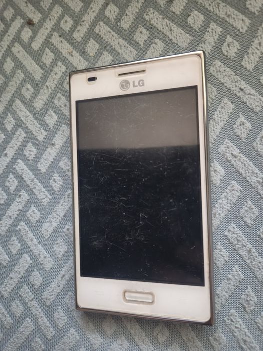 LG i Nokia białe