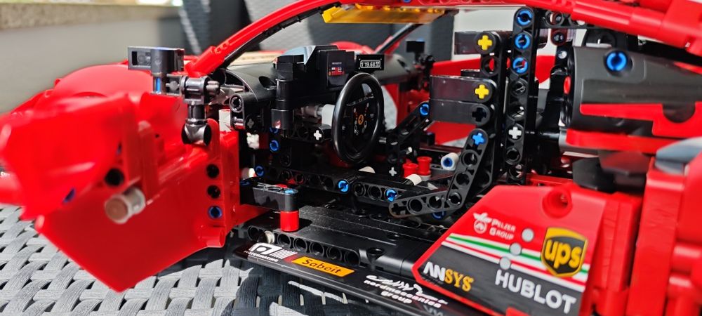Ferrari 488 GTE technic 42125
