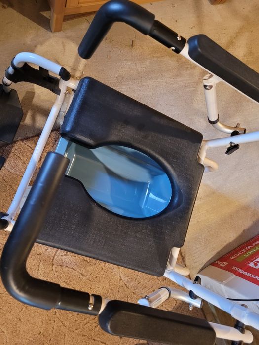 Wózek inwalidzki prysznicowo-toaletowy 3w1 Master-TIM plus