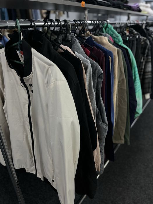 Хто хоче відкрити секонд-хенд магазин — є все під ключ.