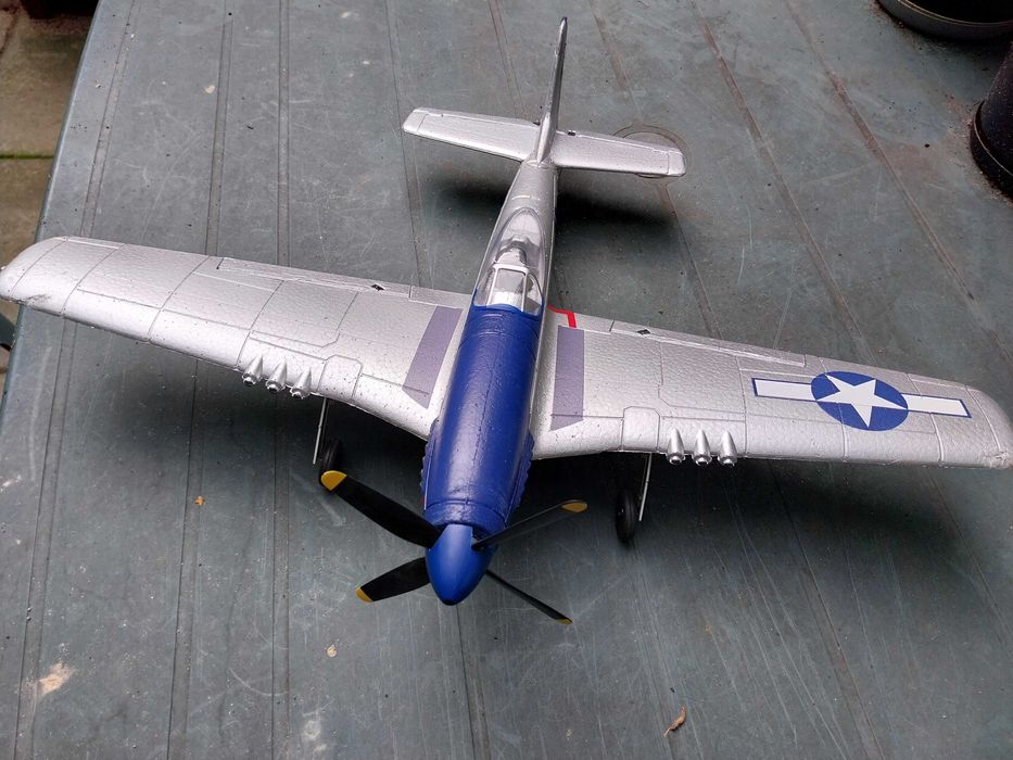 P51 Mustang RC model latający