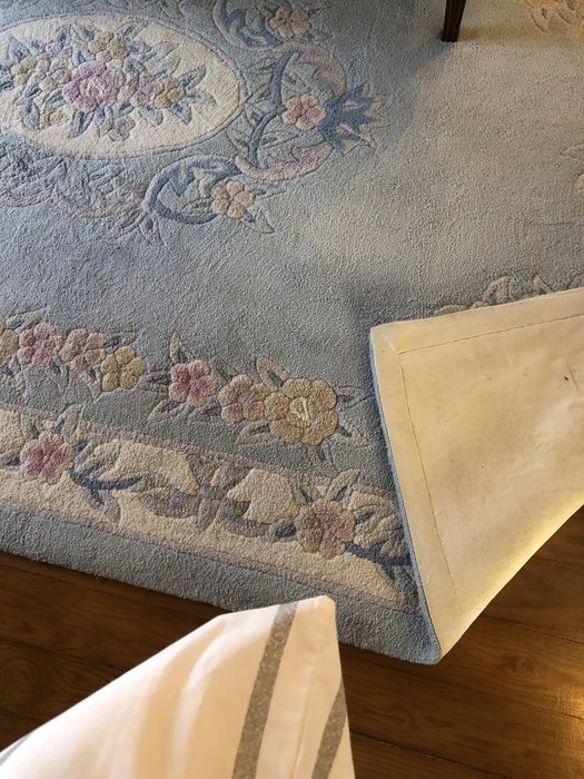 Grande carpete, de excelente qualidade