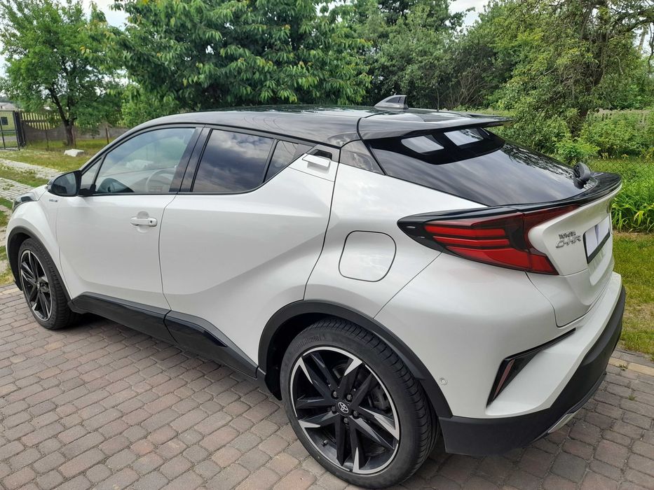 sprzedam samochód toyota CH-r GR sport