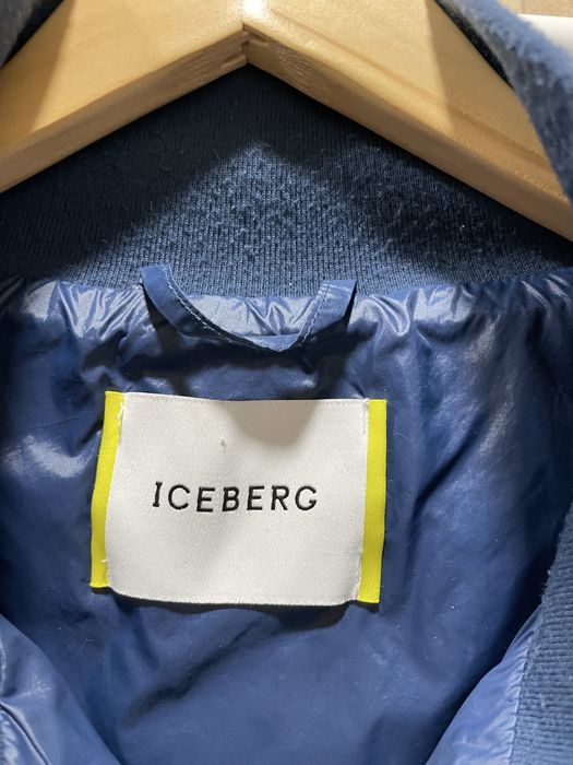 Теплая легкая куртка Iceberg