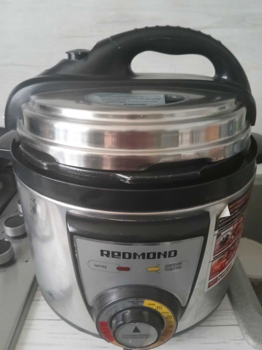 Мультиварка Redmond