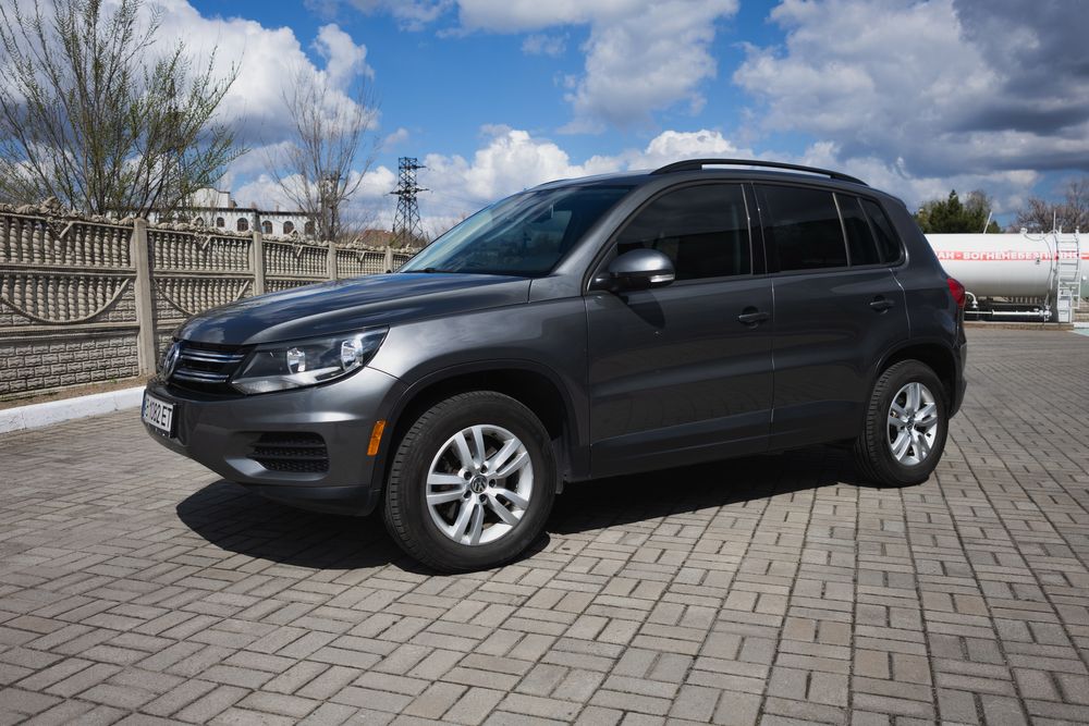 Volkswagen  tiguan 16