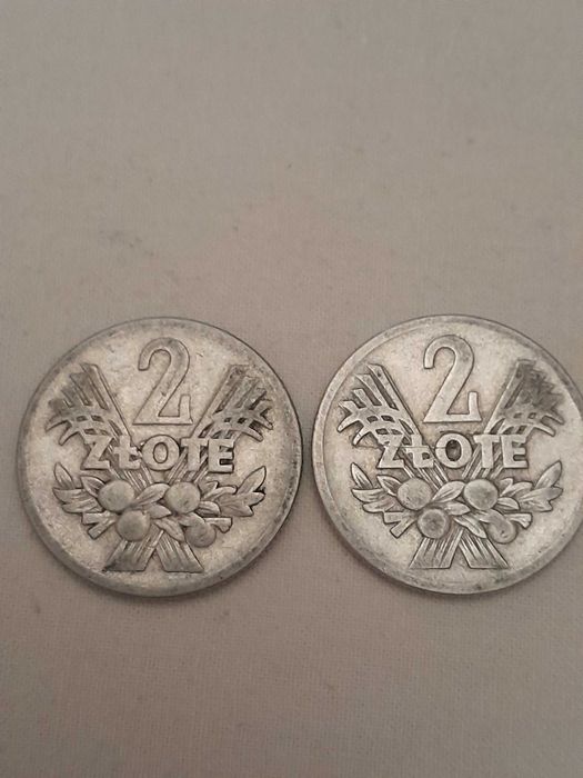 Sprzedam 2 szt monety 2 zł JAGODA z 1958r. b z m PRL