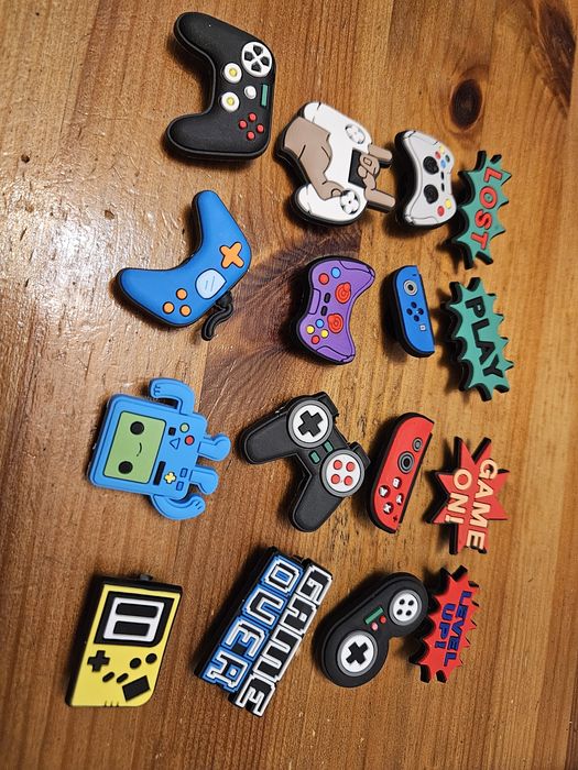 Pins przypinki do crocs playstation dla gracza