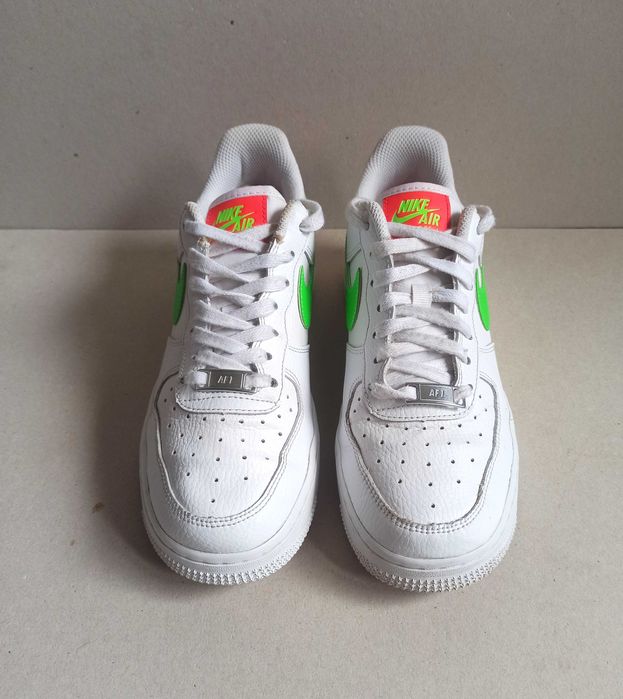 Damskie buty Nike WMNS Air Force 1 07 roz.37,5 SUPER STAN
