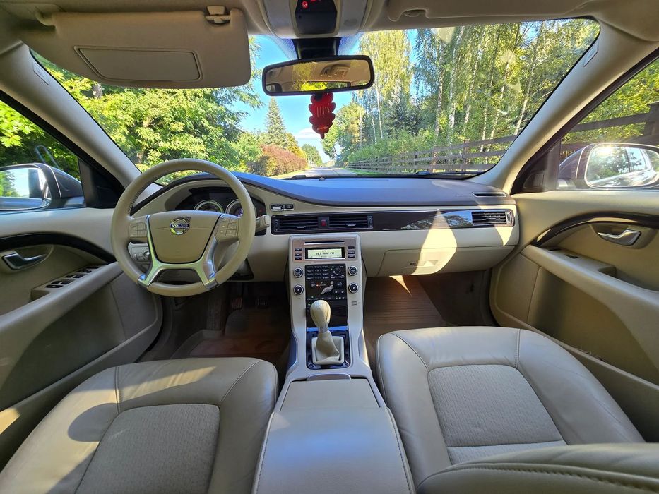 Volvo V70 PERFEKT_2011r_2,5B_231KM_Xenon_Xenon_Nawi_Skóry_Gwarancja_12M.