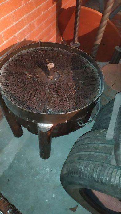 В продаже жорна старинные