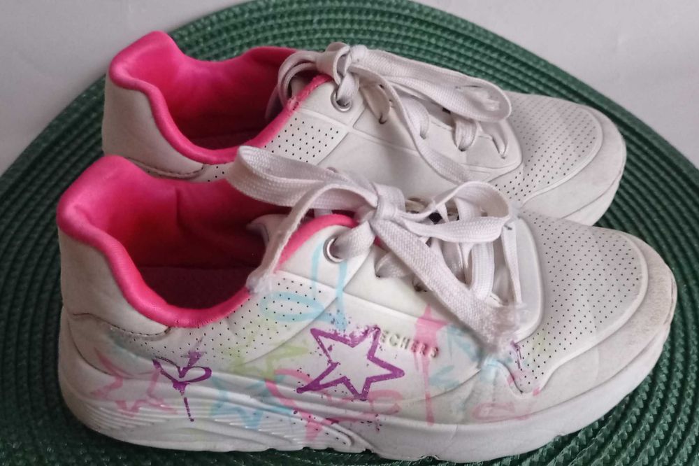 Кросівки Sketchers білі з сердечками 30 р.