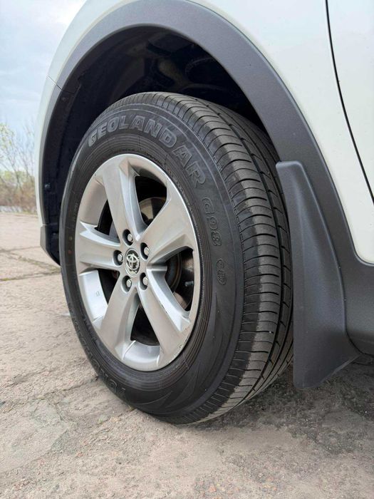 Toyota RAV4 2015 IV покоління (FL)