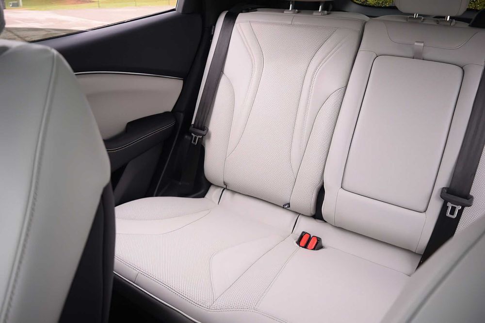 Ford Mustang Mach-E Gt      2023