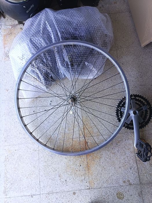 Vendo peças bicicleta e corrente para motorizada nova 415h