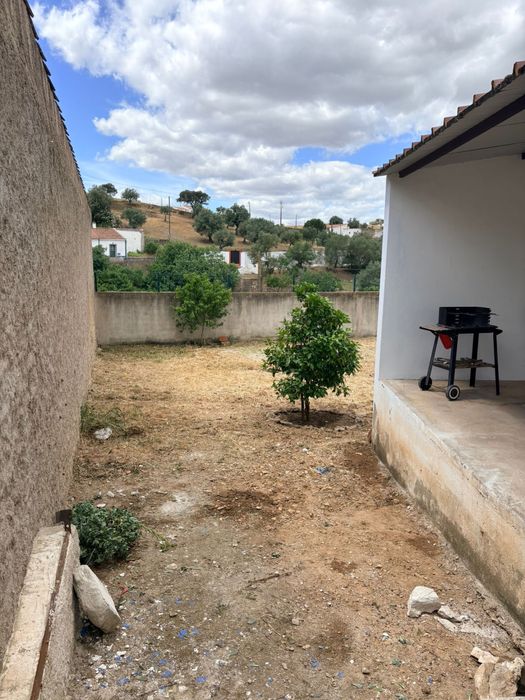 Vivenda com terreno corte pinto