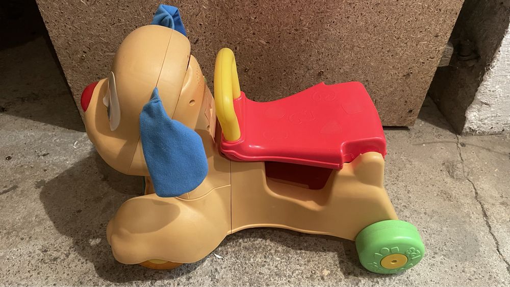 Piesek chodzik Fisher Price
