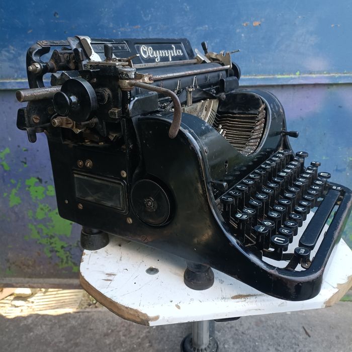 Німецька Друкарська машинка Olympia mod 8. 1930-1939 рр.