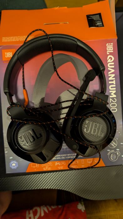 Sprzedam słuchawki jbl quantum 200