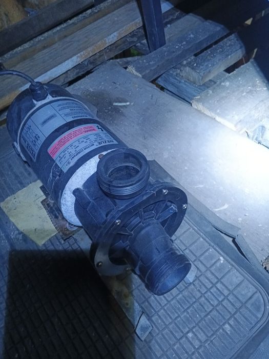 Насос для джакузі басейну.