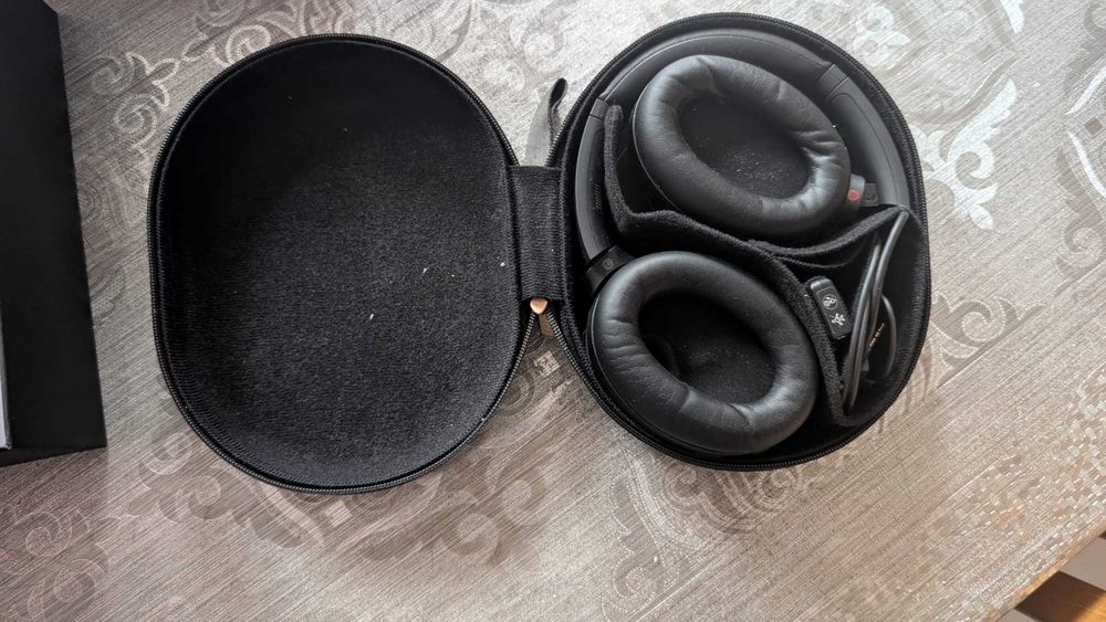 Auscultadores Noise Cancelling Bluetooth Sony WH-1000XM4 - Preto