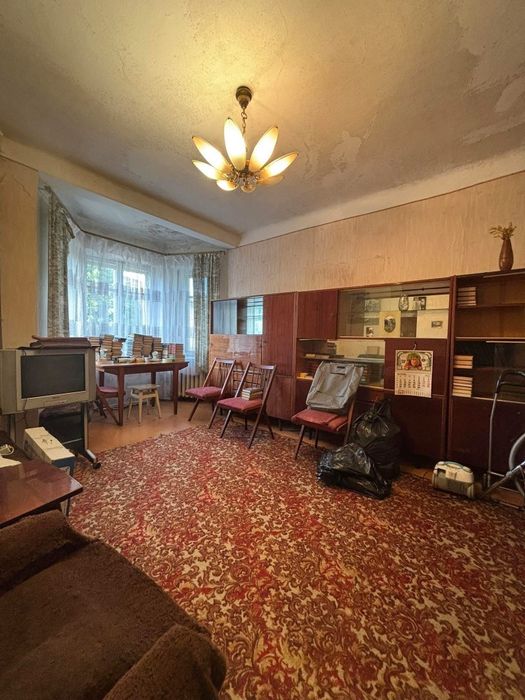 Продам найдешевшу   3 кімнатну у м.Шептицький