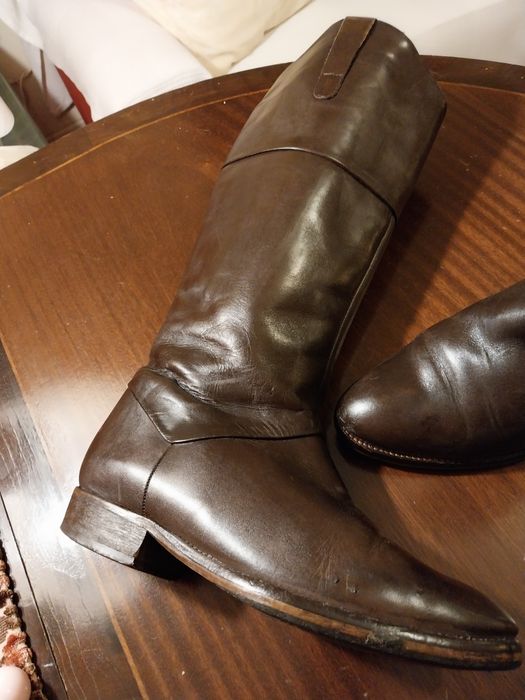 Trés pares de botas todas em pel  (castanha tam37/38 cada 15€s
