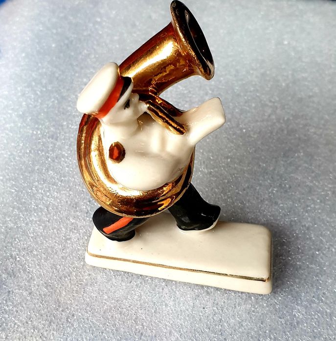 Статуетка фарфор