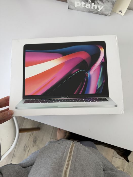 Macbook Pro M1 2020 13” 8/256 gb touch bar