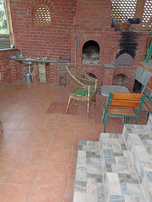 Продається просторий двоповерховий будинок у селі Ярок — ідеальне поєд