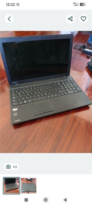 Portátil Toshiba satellite C50D-A-10M. 

NÃO FUNCIONA! PARA PEÇAS. Vendo com o carregador.