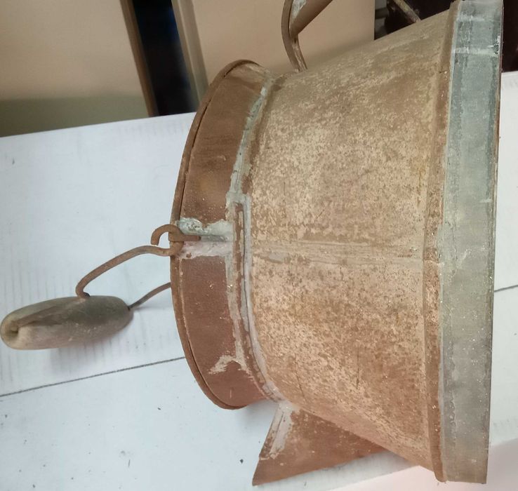 Celha em chapa , de transporte, antigo, por 30€