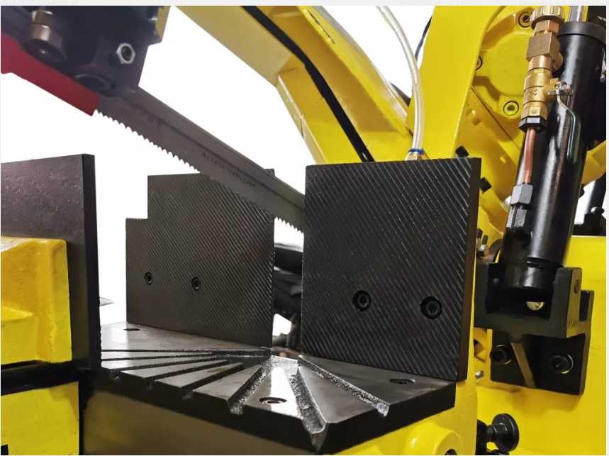 Przecinarka do metalu Piła taśmowa 310x210mm 1,5kW 400V