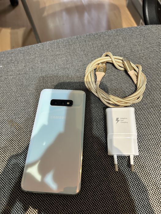 Samsung galaxy S10e white