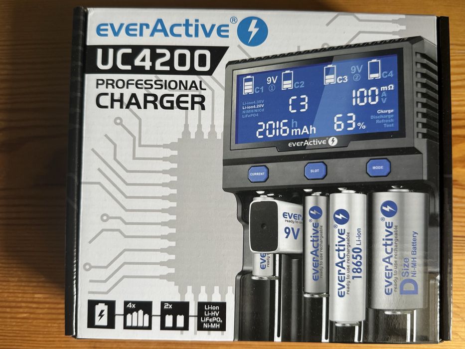 Ładowarka do akumulatorków EverActive UC-4200