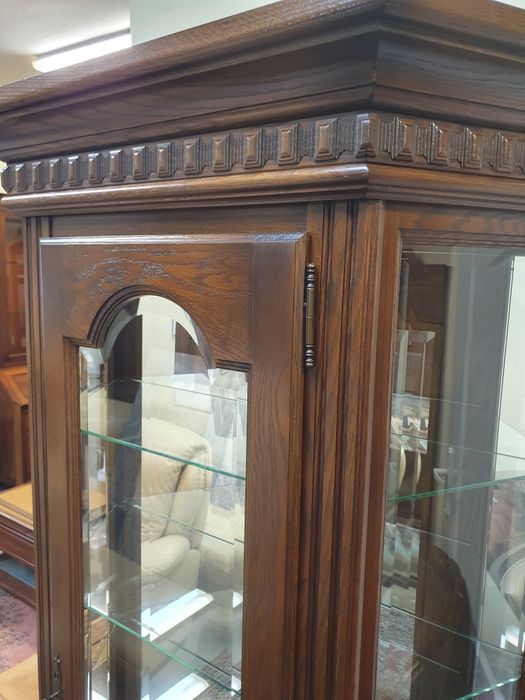 Duża dębowa witryna - serwantka