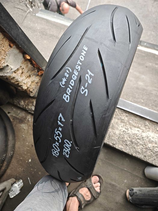 Мото шина резина спорт 180/55 R17 задняя с Германии