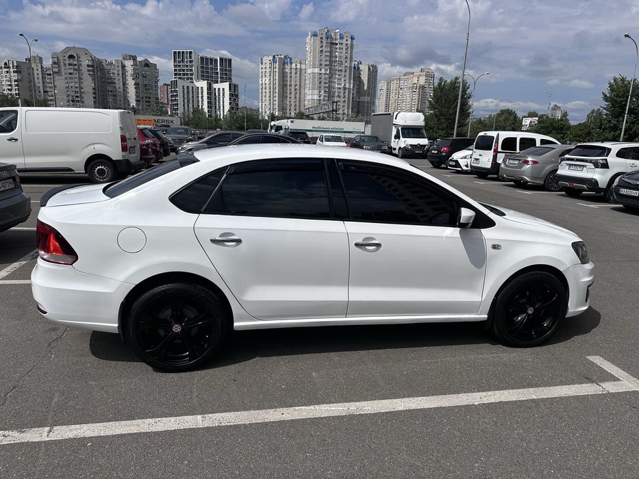 Volkswagen Polo ,1.6 Газ-Бензин 2017