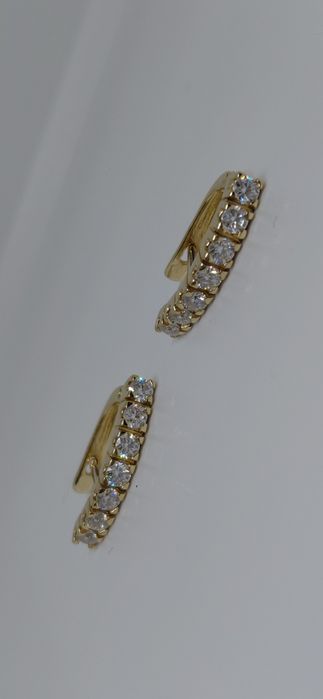 Золотые серьги с бриллиантами
