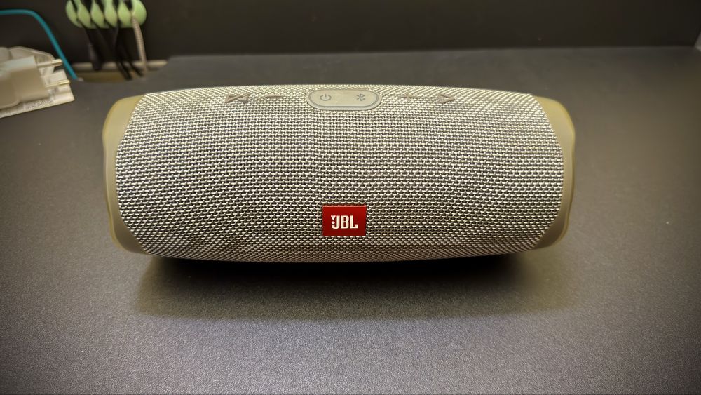 Портативна колонка JBL Charge 4