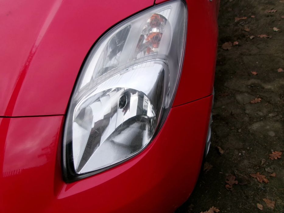 LAMPA PRZÓD LEWA PRAWA TOYOTA YARIS II  05-09