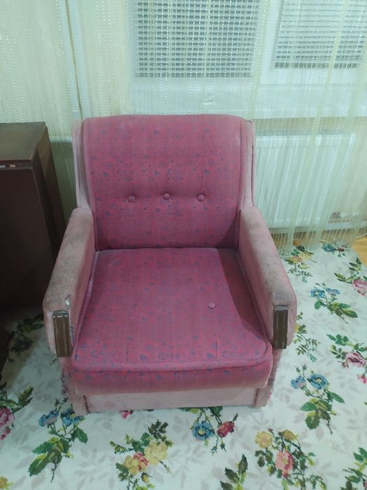 Продаж двох крісел